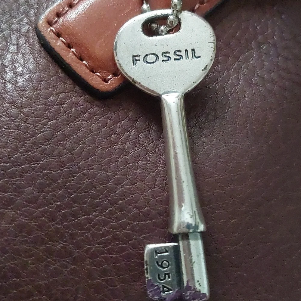 SOLD-Vintage Fossil purse shoulder bag - Picture 8 of 12